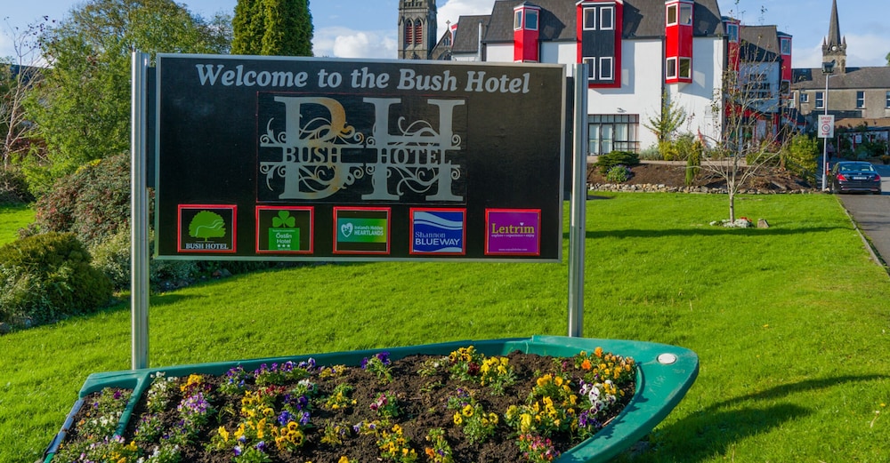 Bush Hotel 2/38