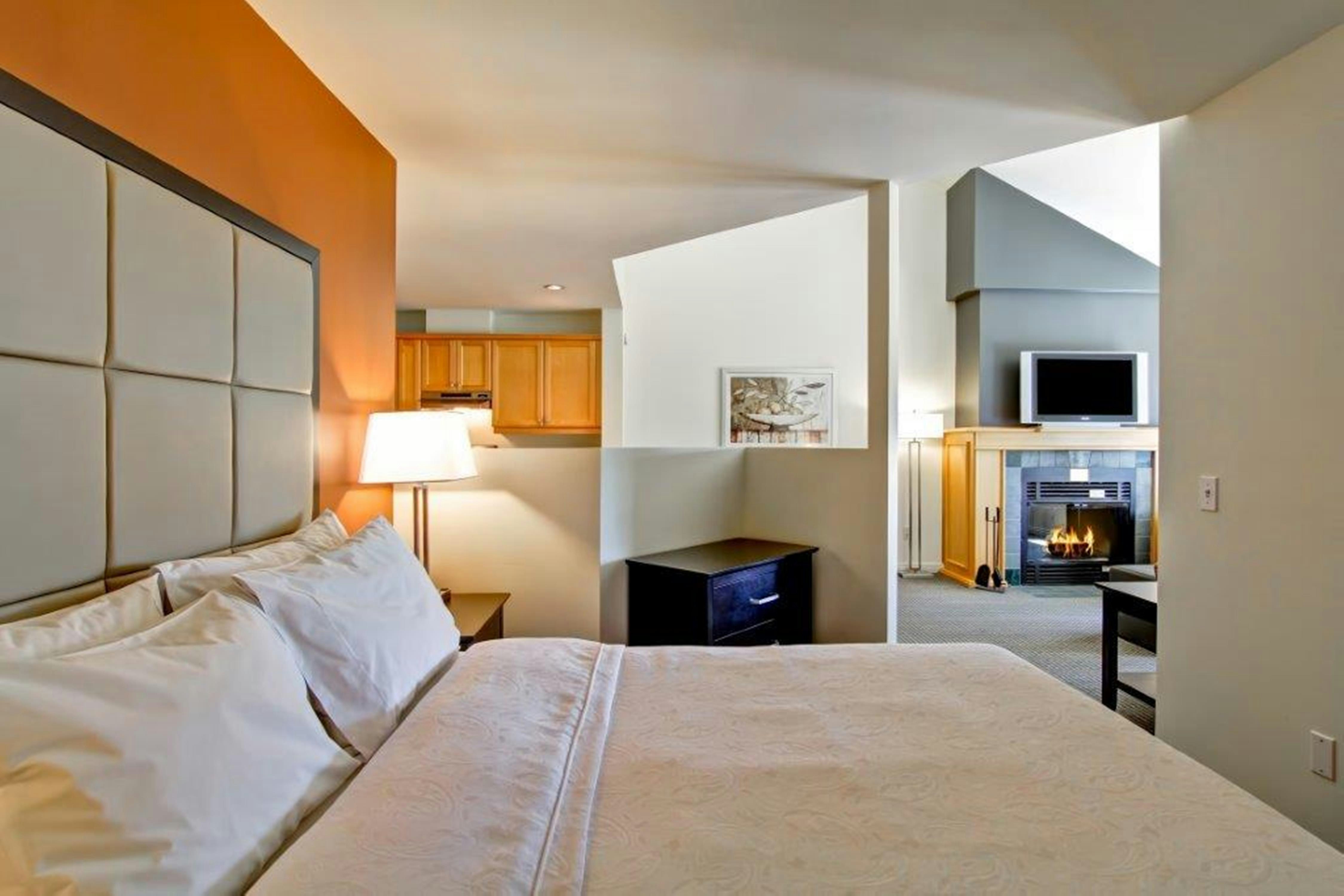 STUDIO, SUITE, QUEEN BED