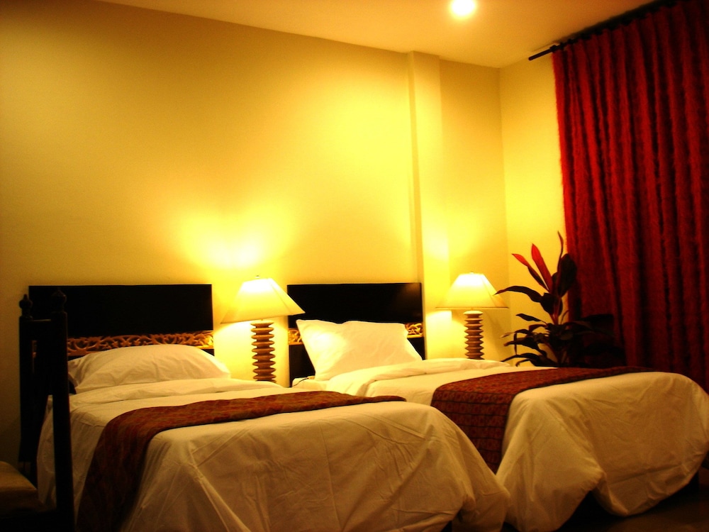 The Bang Khun Phrom Suites 9/36