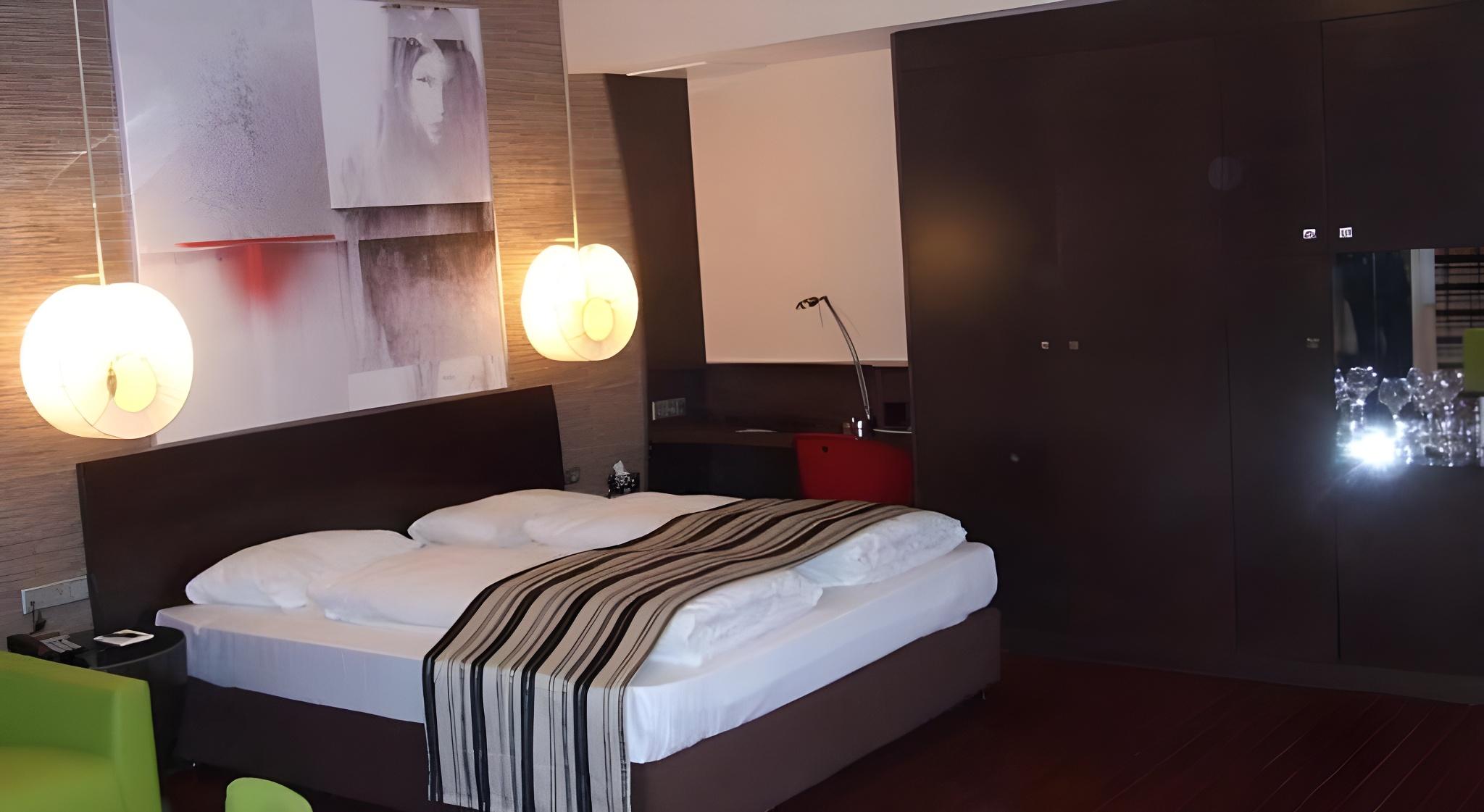 Double Room For Single Use