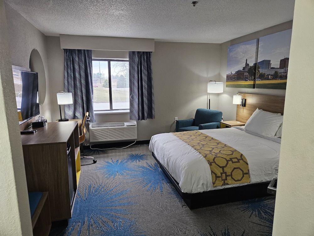 غرفة بسرير كوين لذوي الإعاقة، Days Inn by Wyndham Davenport 4/10