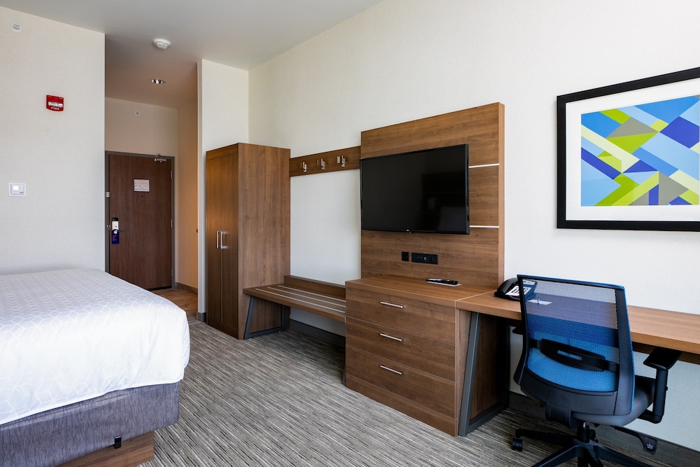 Holiday Inn Express Lethbridge Southeast 29/72