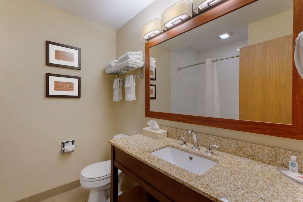 Comfort Inn River's Edge 8/26