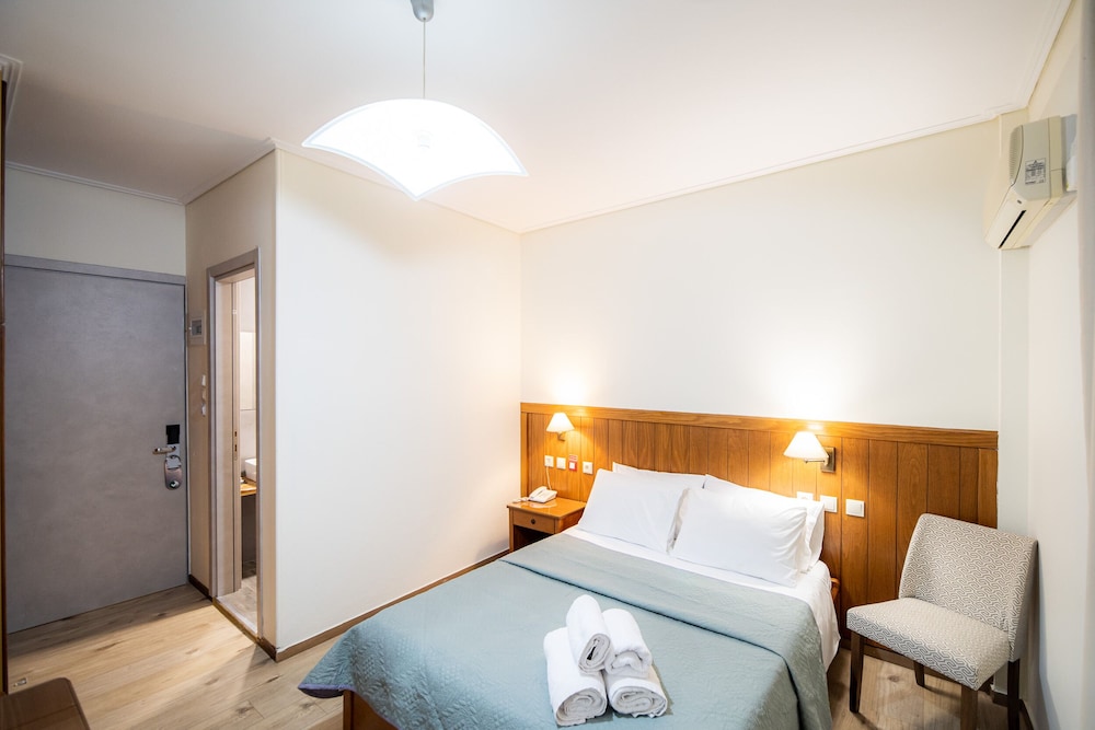 Philippos Hotel 10/63