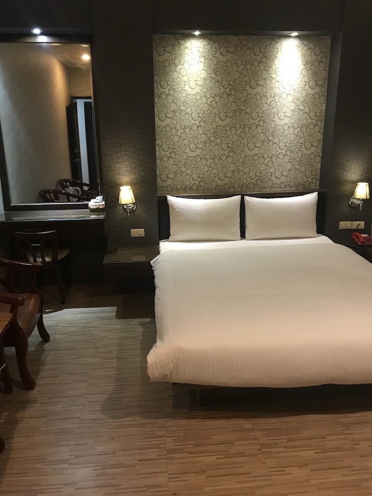 Baseball Exquisite Hotel 12/35