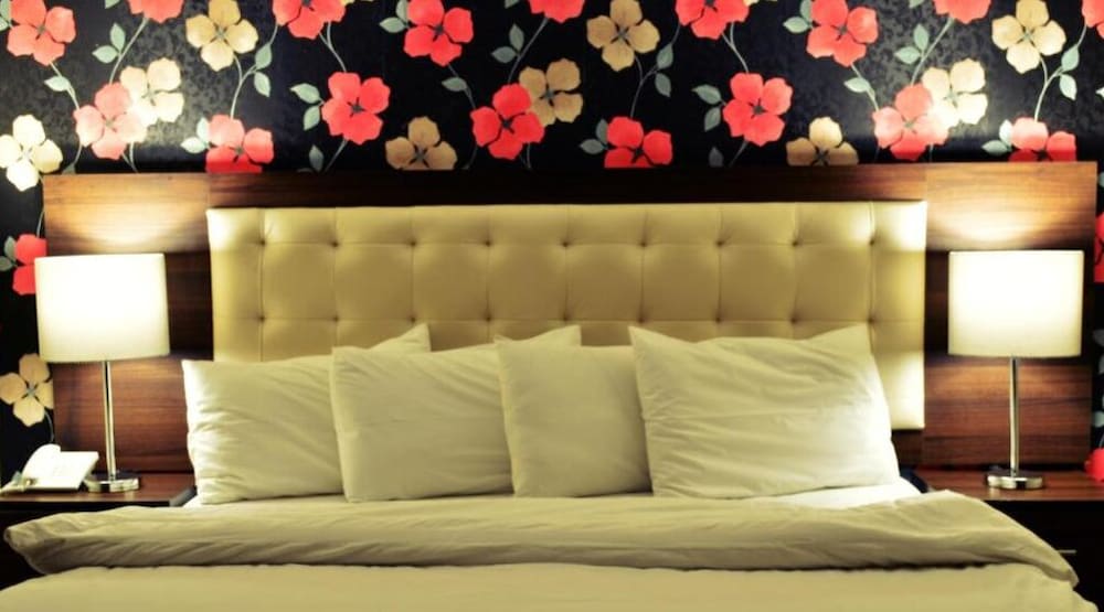 Lancaster Hotel Apartments-Gardens 21/47