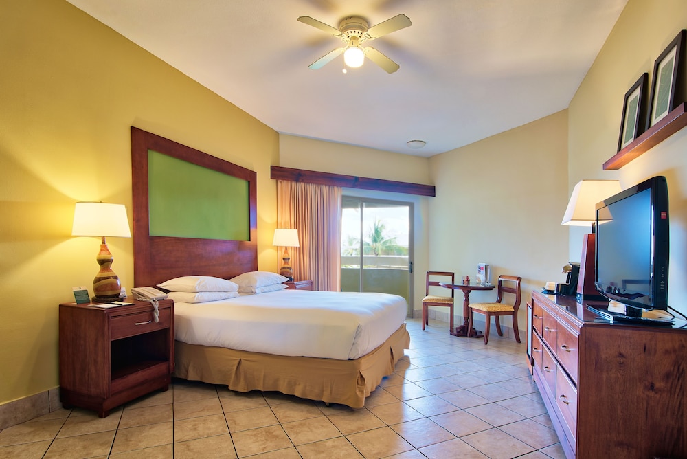 ROOM, KING BED, OCEAN VIEW