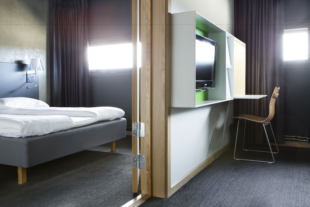 Comfort Hotel Runway 11/40