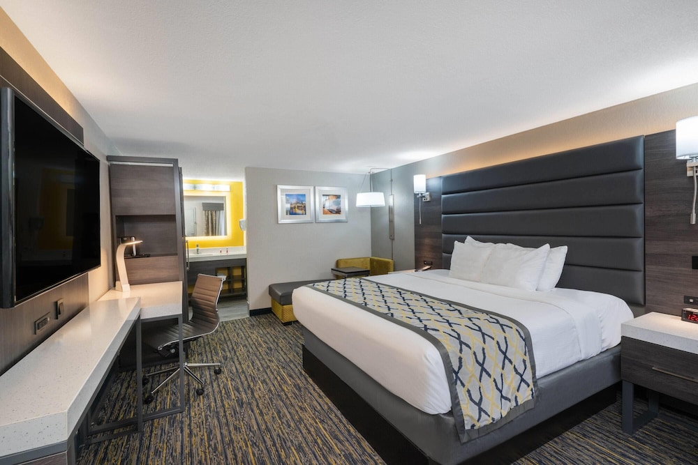 PREMIER, KING BED