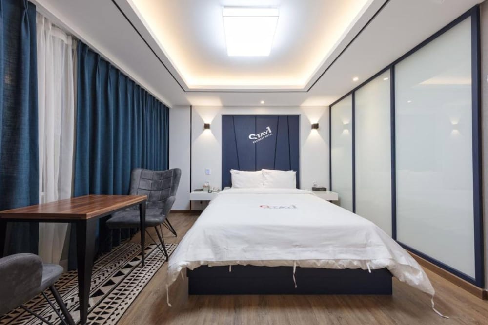 Stay 1 Hotel 23/49