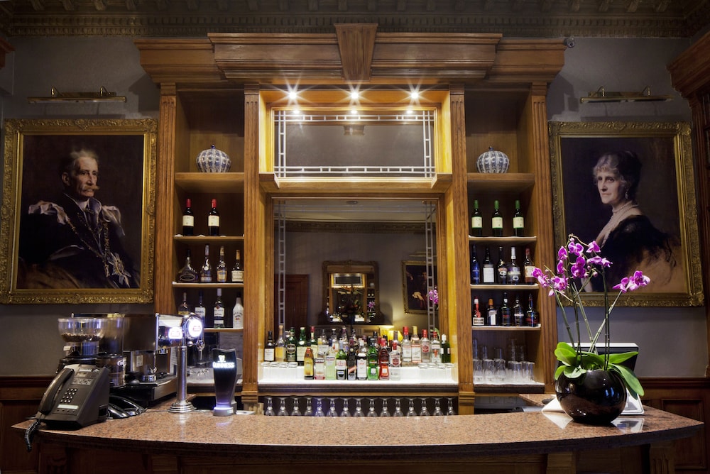Lobby at Strathmore Hotel - Gem Hotel, LONDON