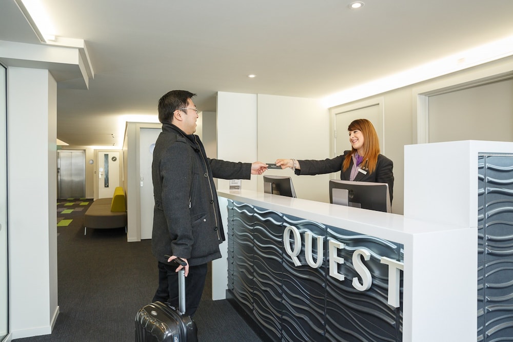 Quest Petone 8/53