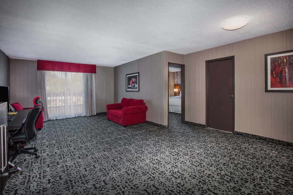 Ramada Jacksons Point 11/50