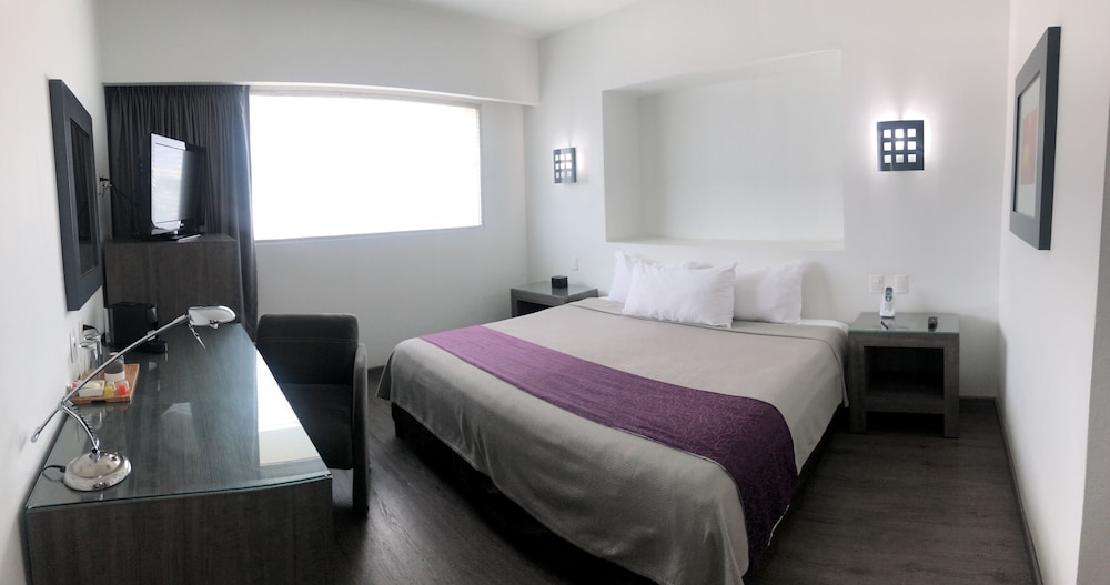 We Hotel Aeropuerto Ex Ramada Aeropuerto Mexico Hotel 10/73