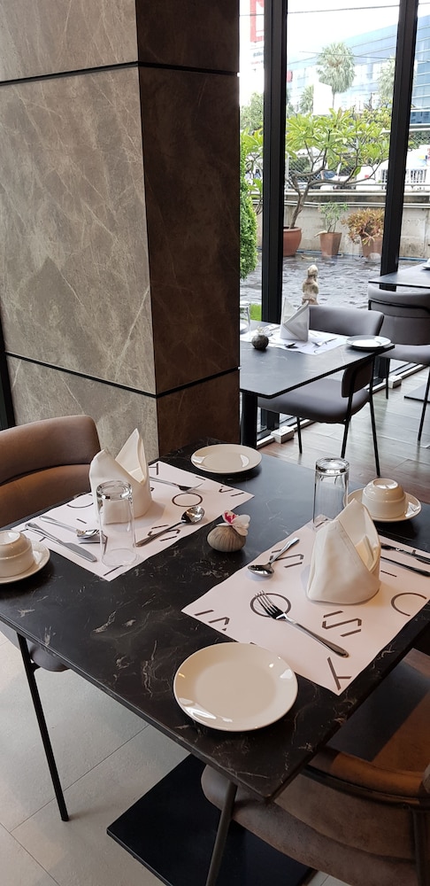 KOS Hotel Suvarnabhumi Airport 38/43