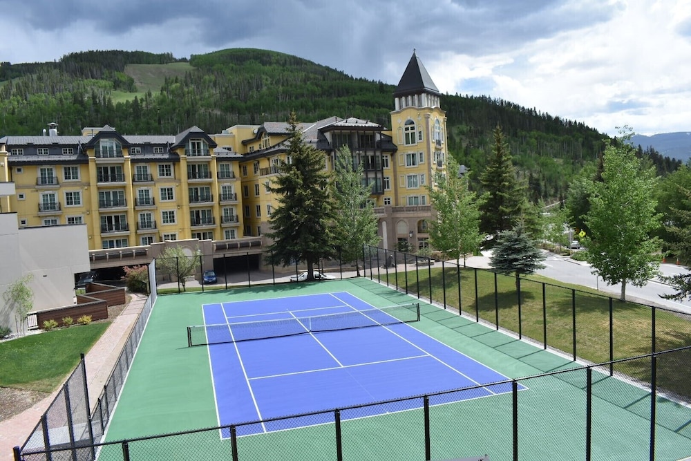The Vail Spa Condominiums 33/76
