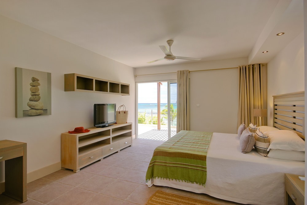 CAPE POINT SEAFRONT SUITES & PENTHOUSE BY LOV 12/51