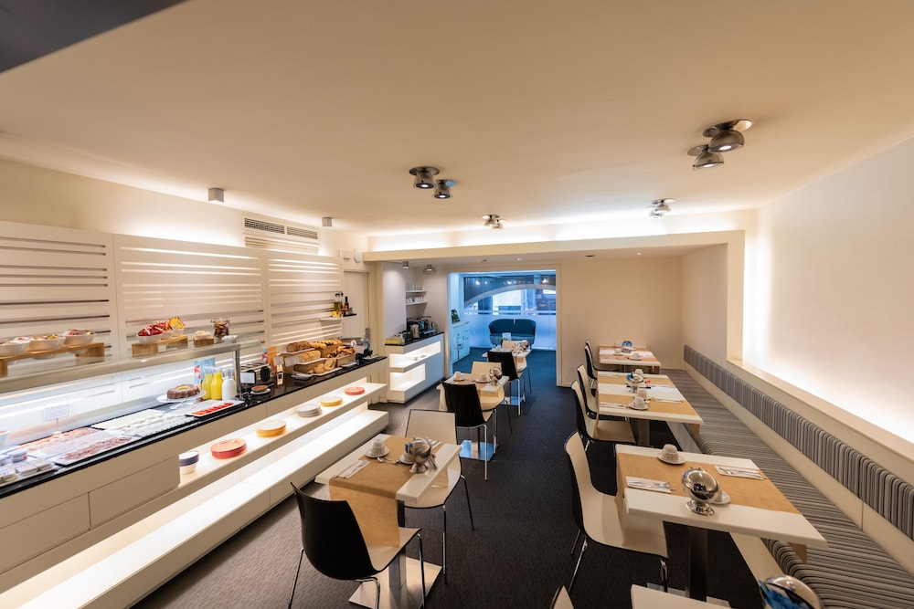 Atenea Rekord Suites 40/50