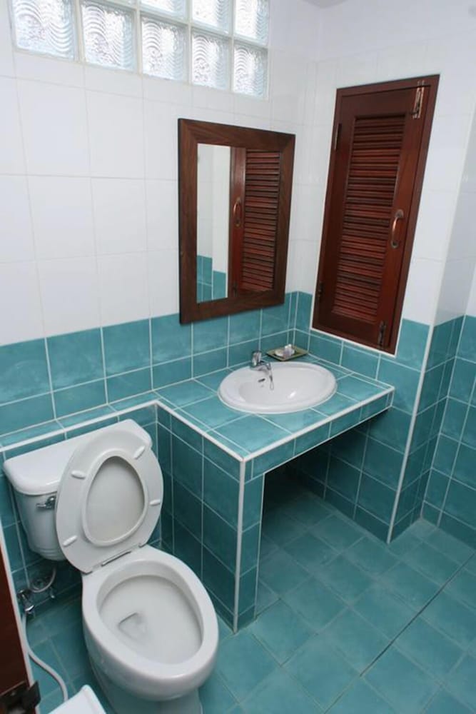 Hathai House Resort 45/48
