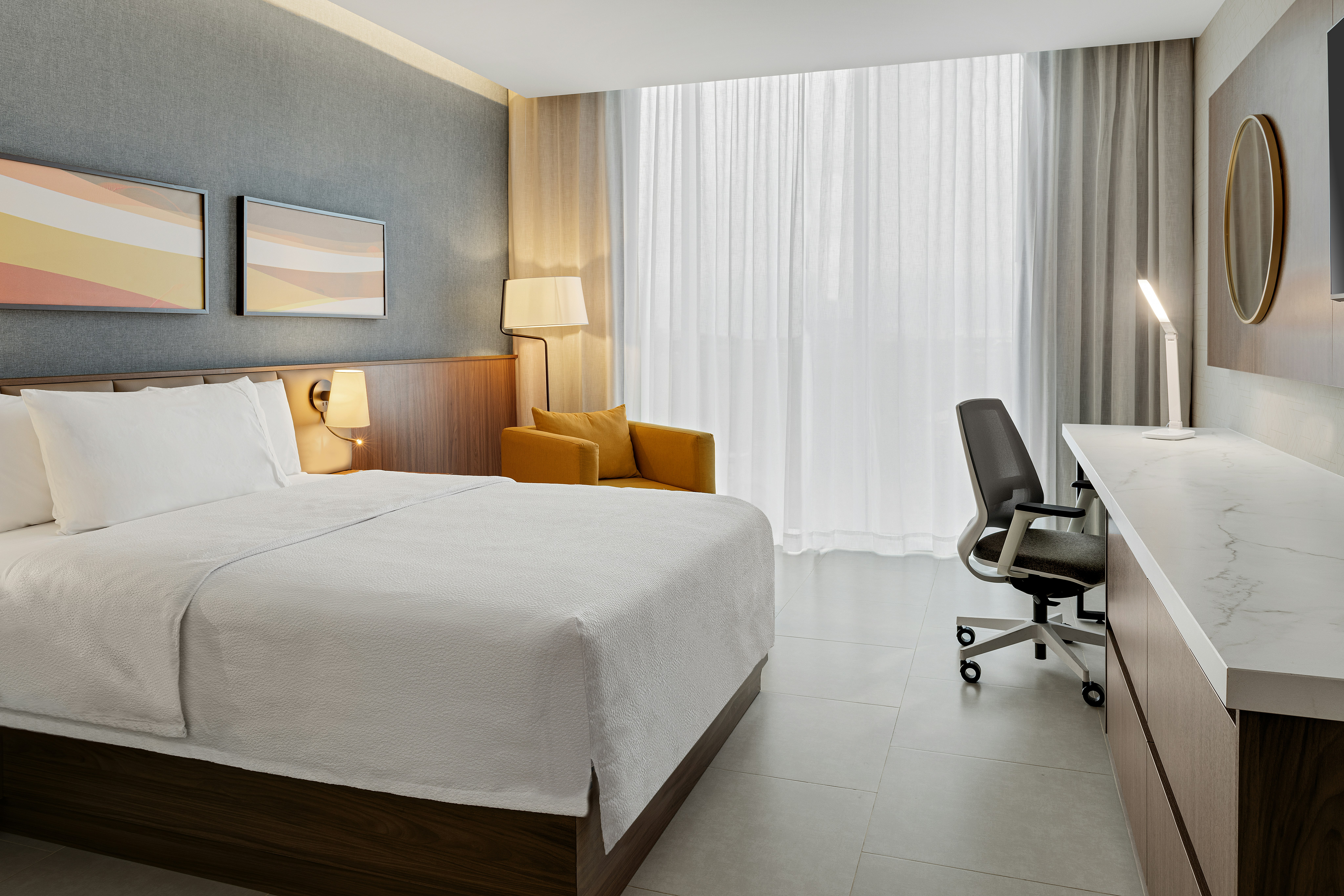 ROOM, QUEEN BED