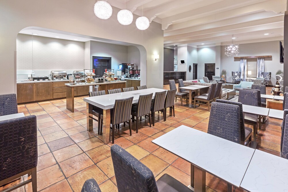 Residence Inn by Marriott Laredo Del Mar 23/26