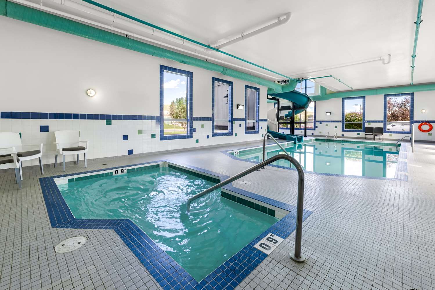 Surestay Plus Hotel By Best Western Drumheller 6/17