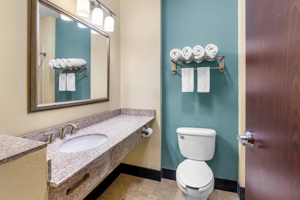 Quality Inn & Suites - Marlin 51/56