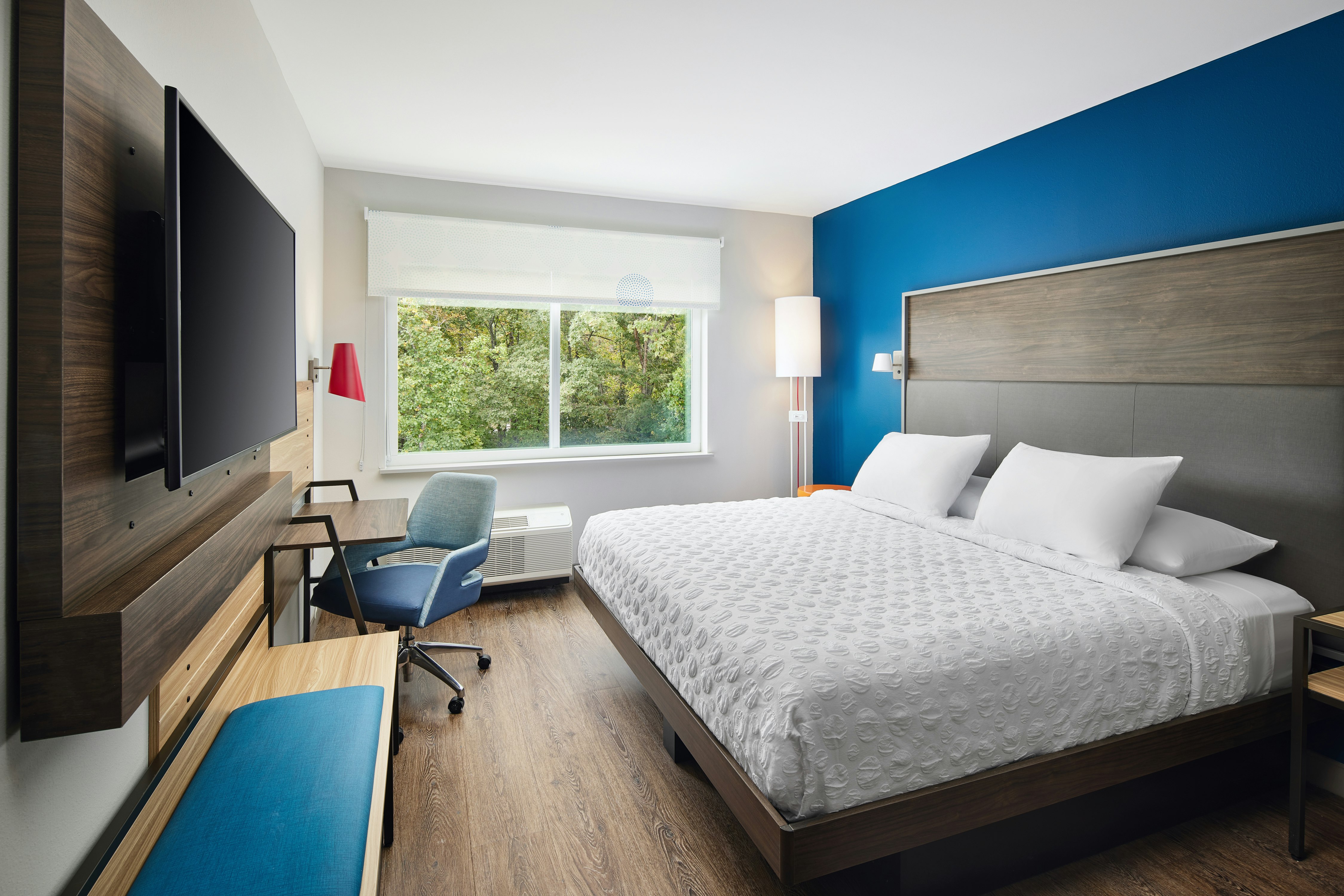 ROOM, KING BED