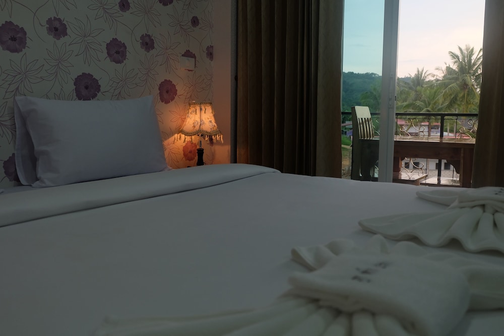 ROOM, DOUBLE BED