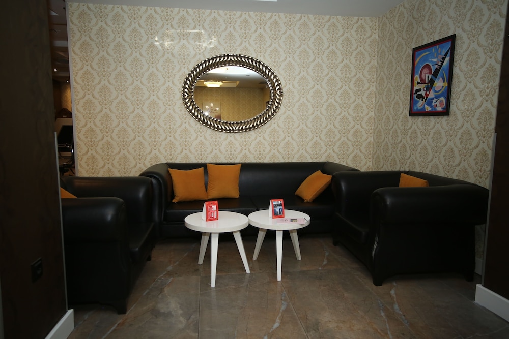 Grand Silay Hotel 38/50