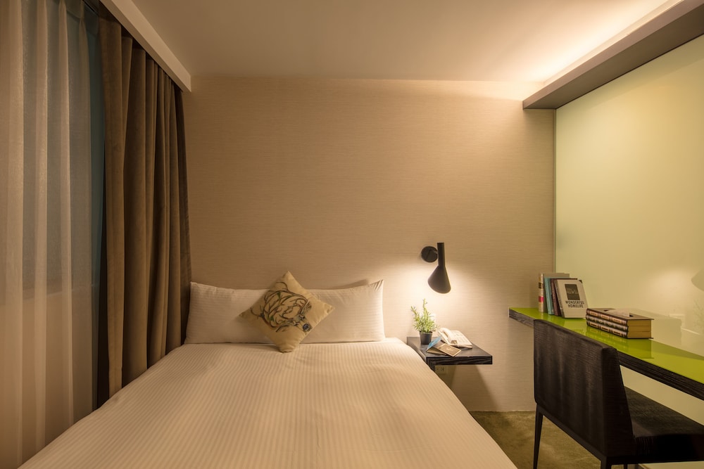 FINDERS HOTEL 16/50