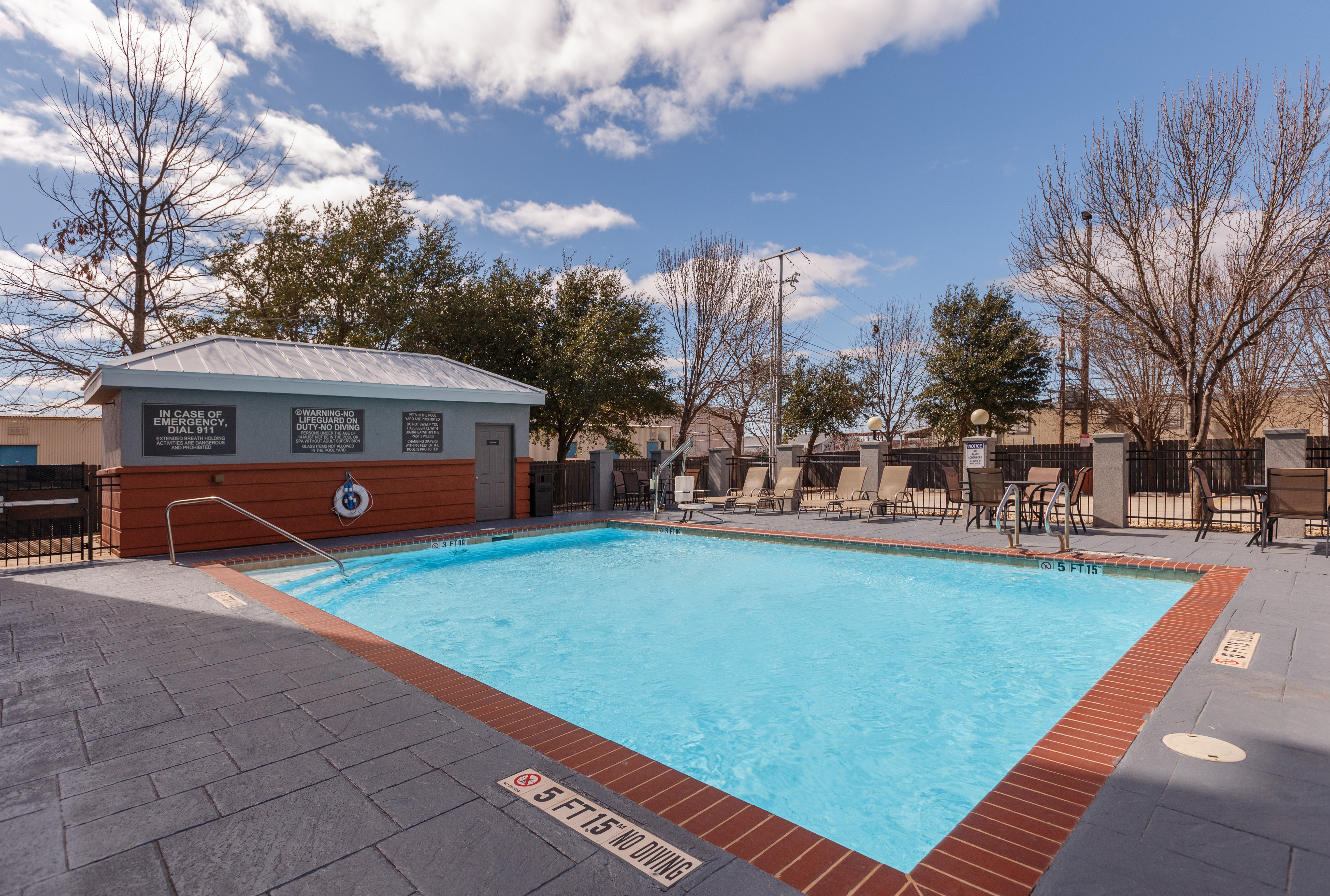 CANDLEWOOD SUITES SAN MARCOS 37/71