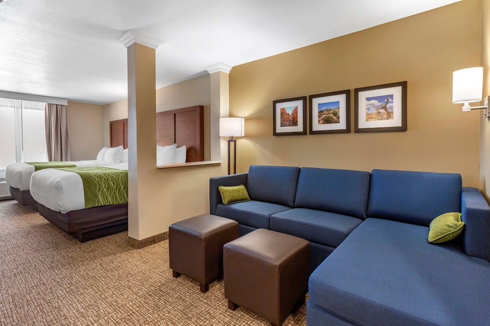 Comfort Suites Albuquerque Airport 14/34
