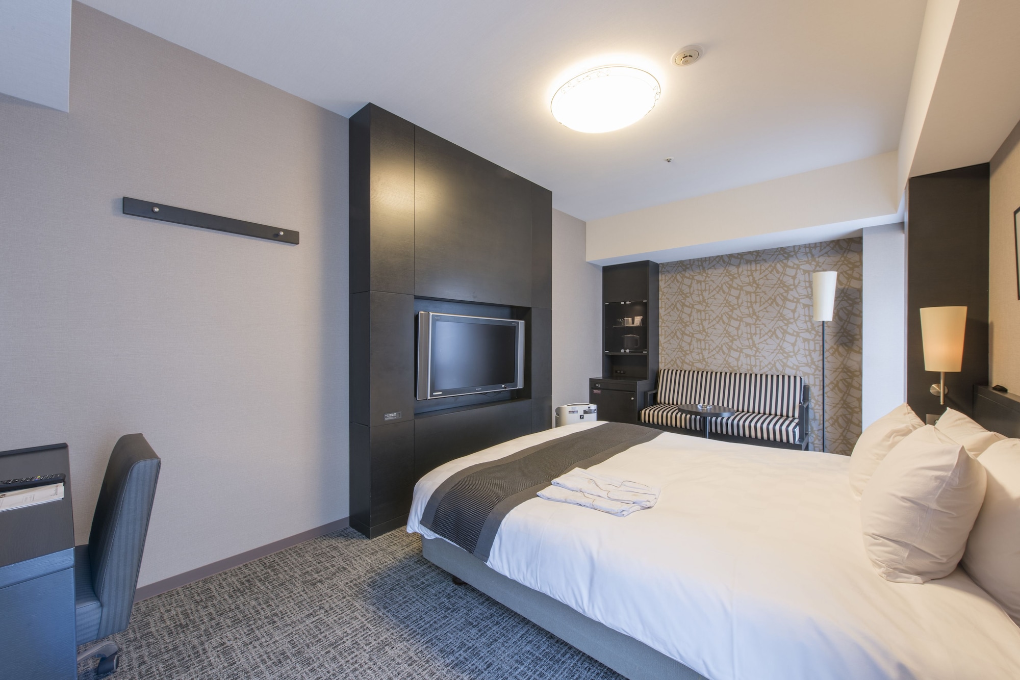 DELUXE, MODERATE, DOUBLE BED