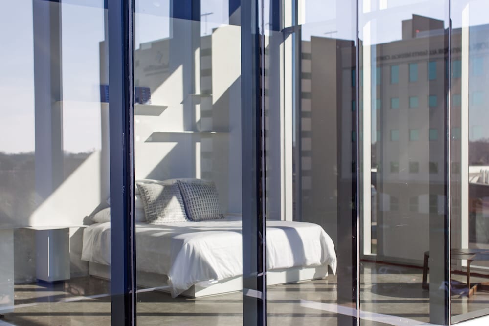 Hotel Revel 45/48