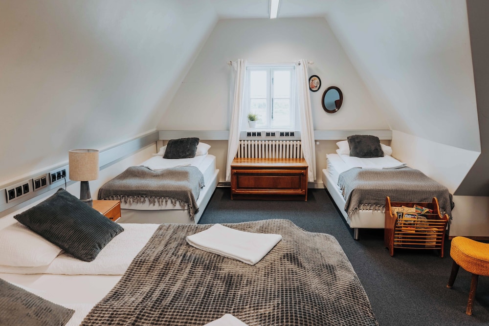 Heradsskolinn Historic Guesthouse 13/50