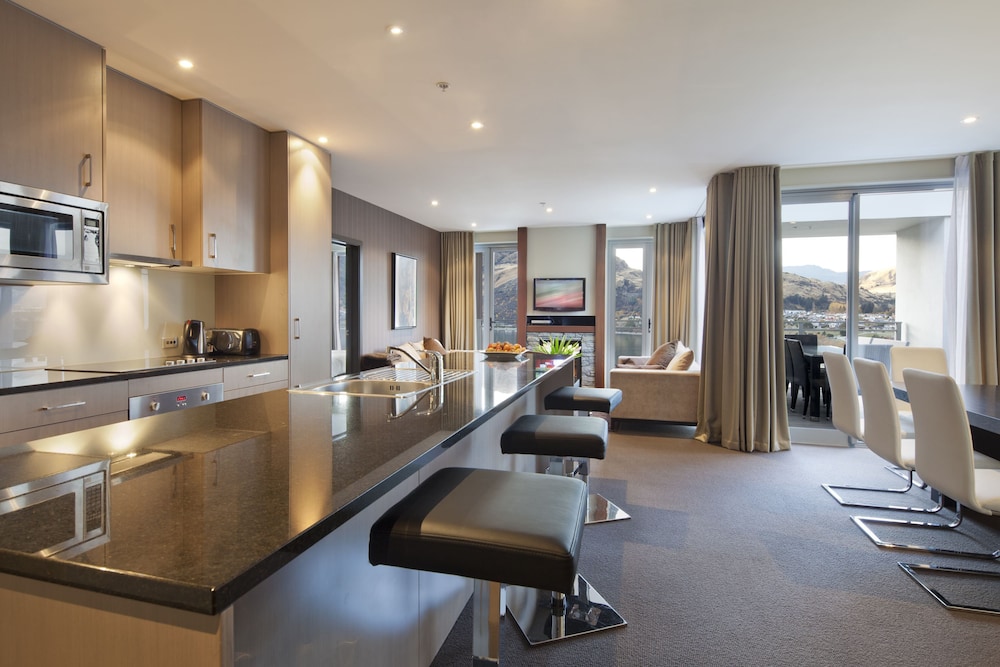 QUEENSTOWN VILLAGE APARTMENTS 22/54