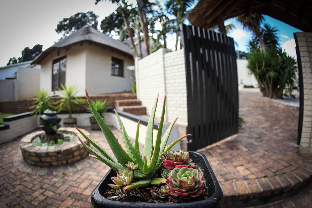 Winelands Villa Guesthouse 30/31
