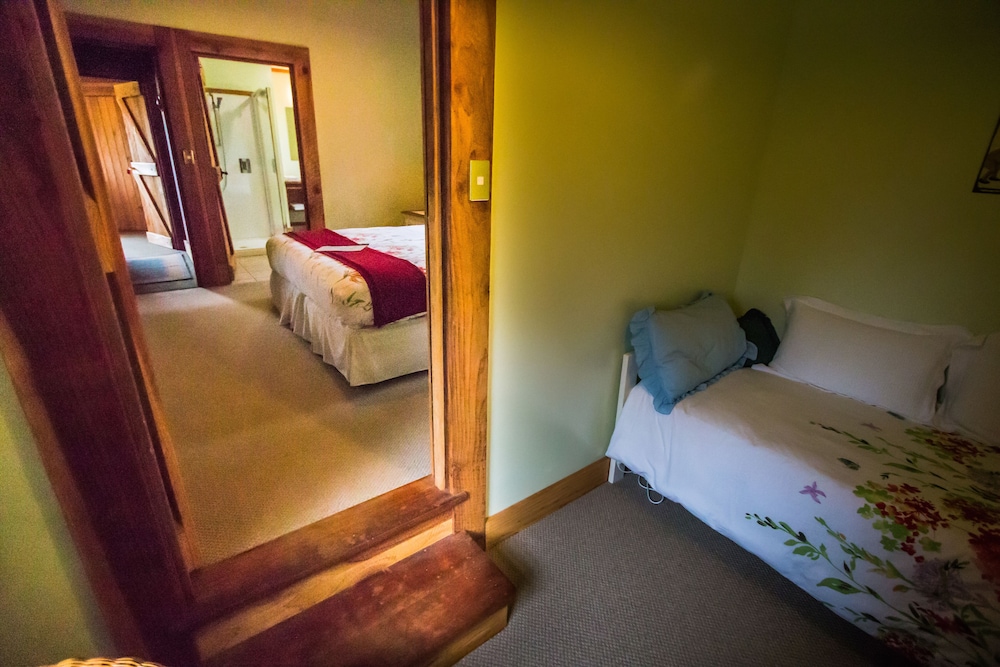 The River Lodge 13/65