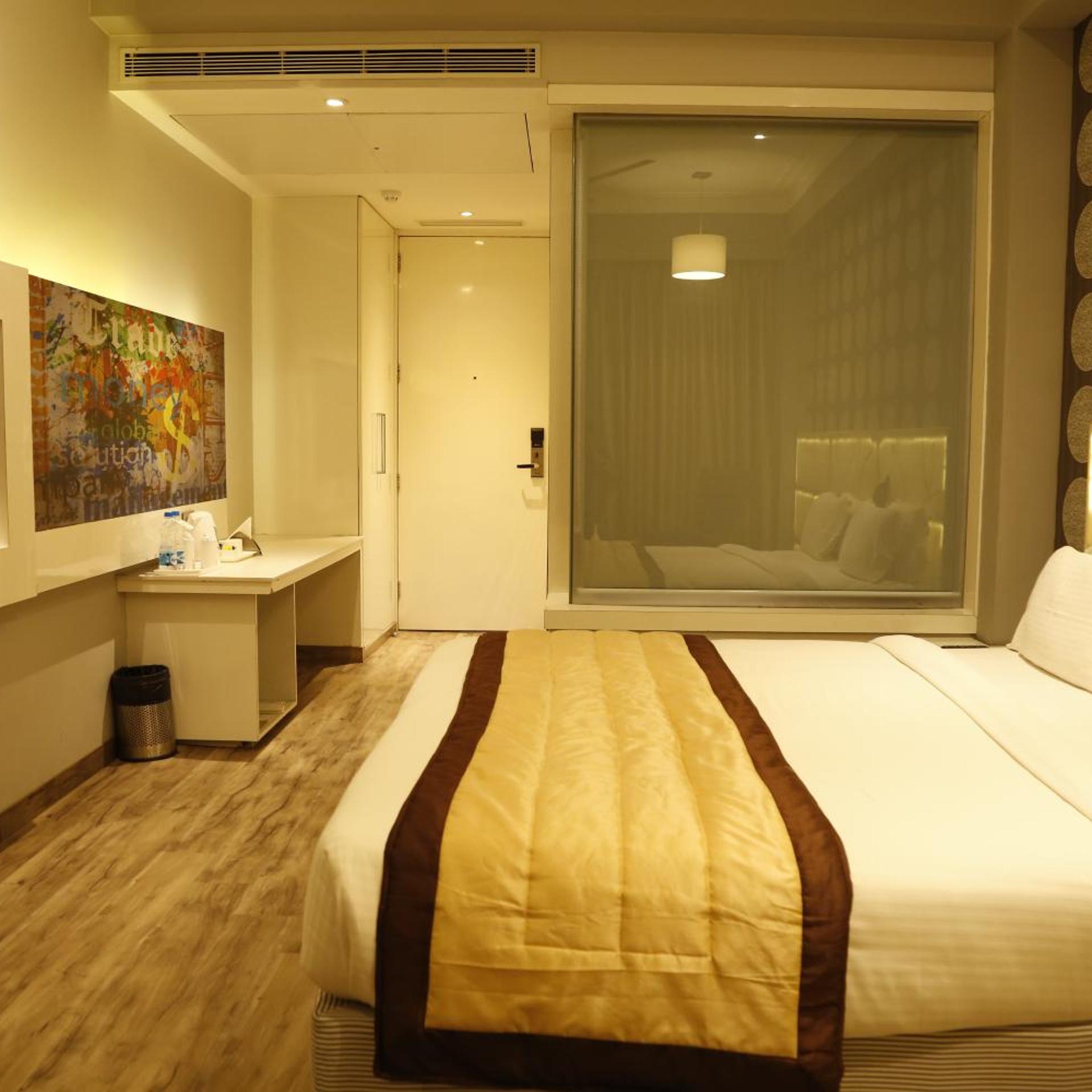 HOTEL ORANGE 15/27