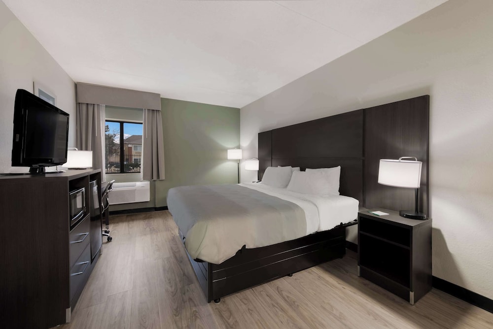 Standard, King Bed