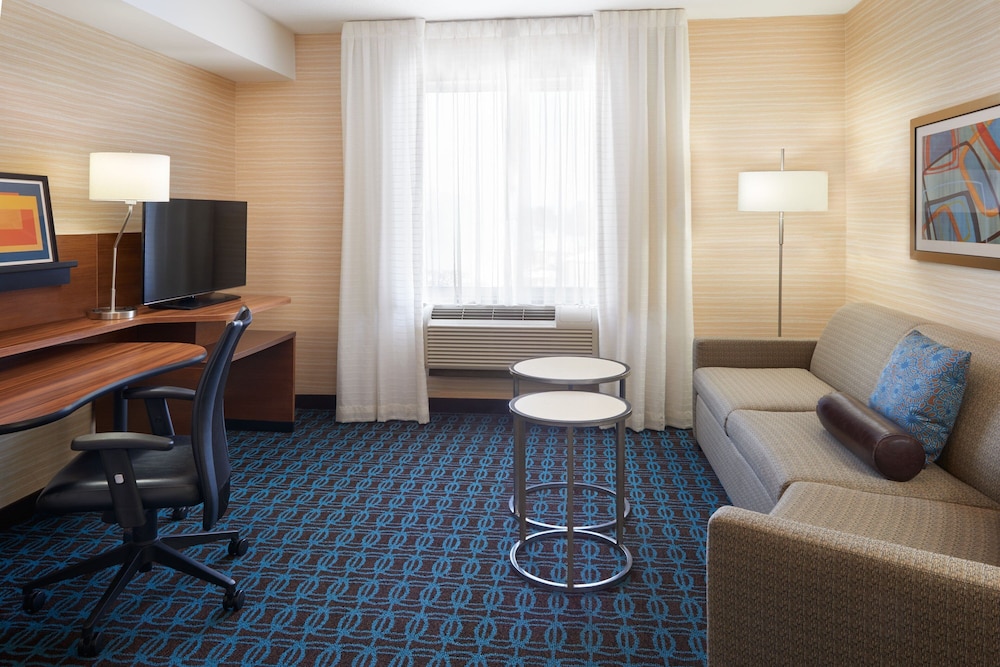 Fairfield Inn and Suites Barrie 23/28