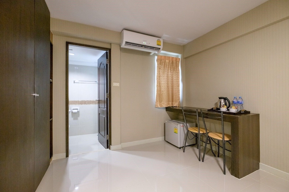 Nrc Residence 50/50