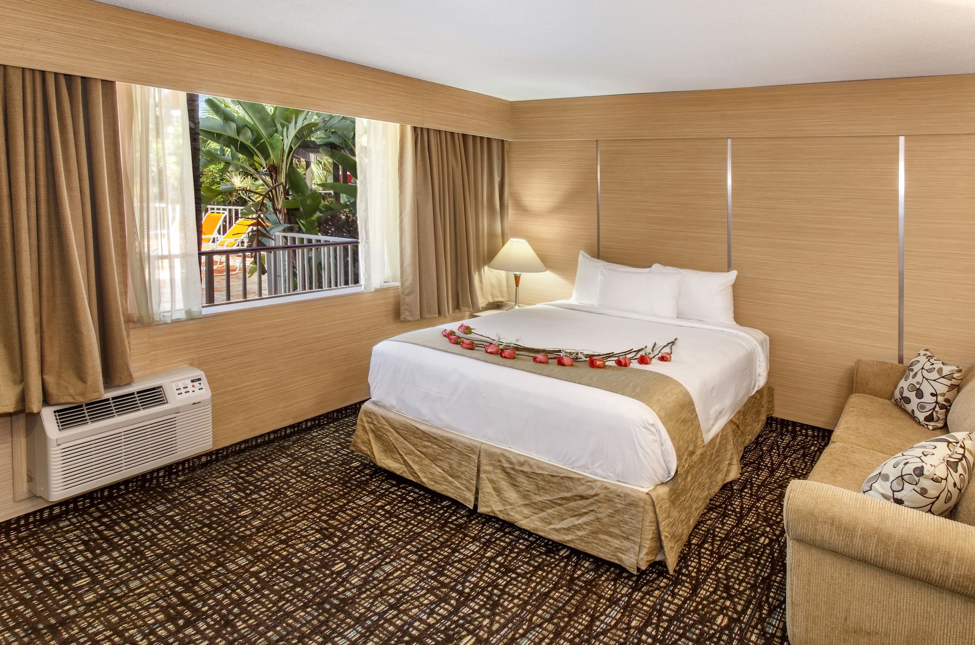 1 BEDROOM, STUDIO, SUITE, KING AND QUEEN BED