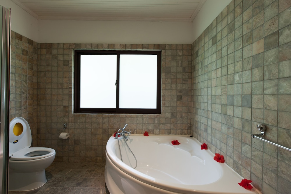 Le Relax Beach Resort 60/60