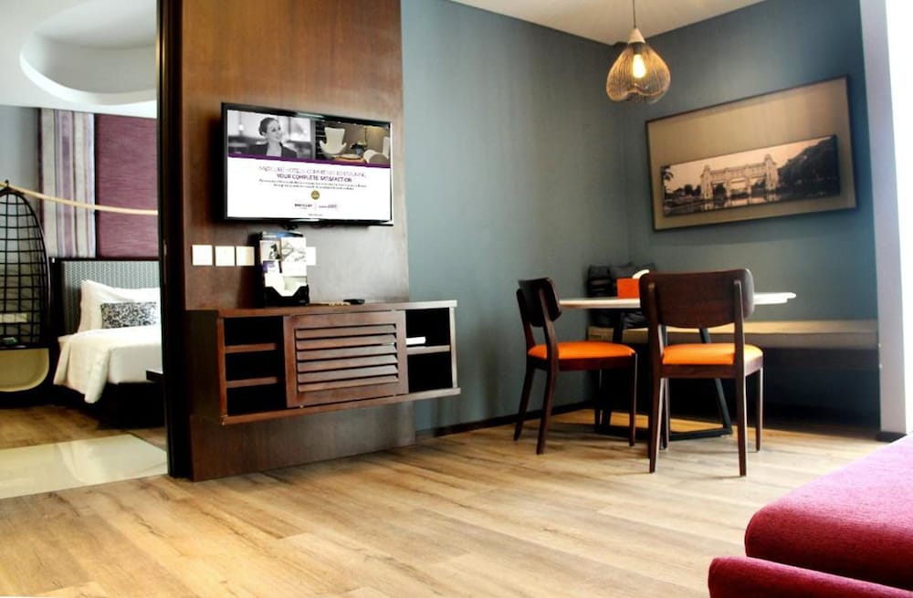 Mercure Surabaya Grand Mirama 64/81