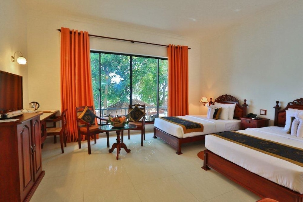 Centauria Lake Resort 15/50