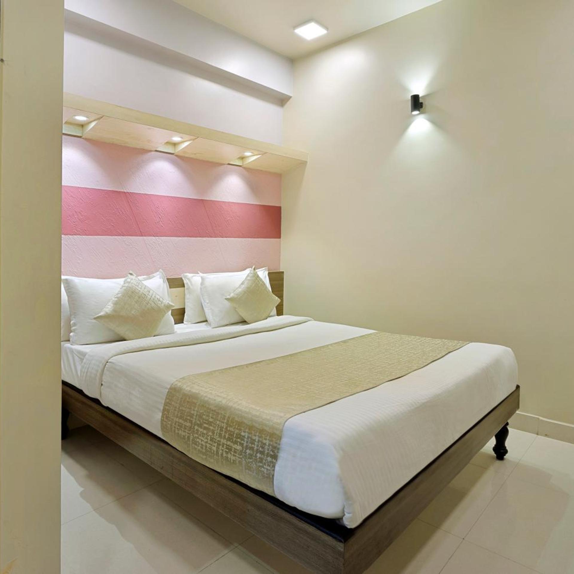 Mannar's Deluxe Lodge 14/25