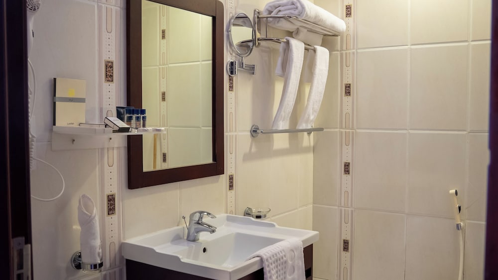 Al Rayyan Makiya Towers Hotel 53/56