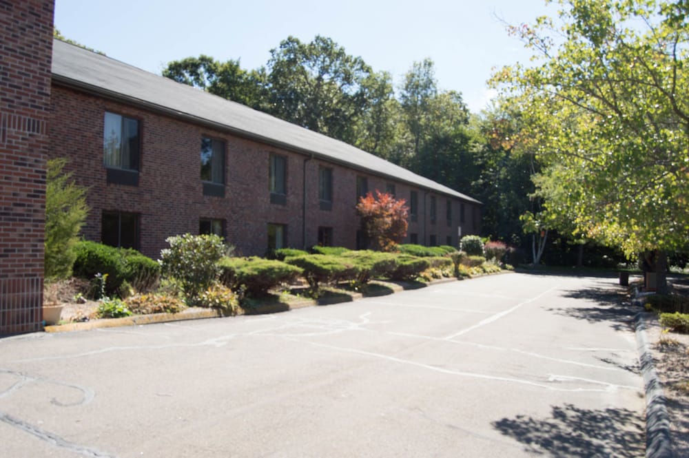 Days Inn Niantic Near Casinos 26/28